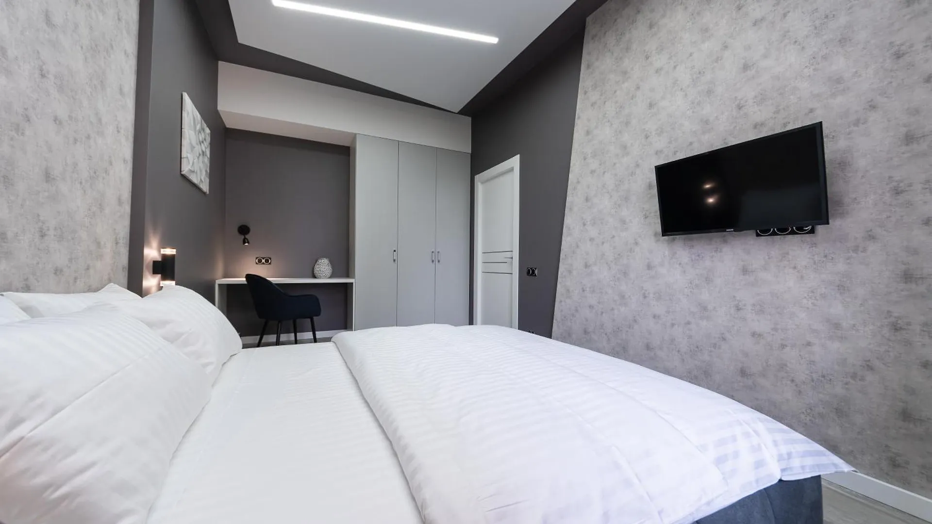 Aparthotel Luxury Apartments Arena Guliver Kyiv