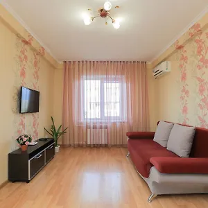 Apartment On Obolonskiy Prospect 12, Kyiv